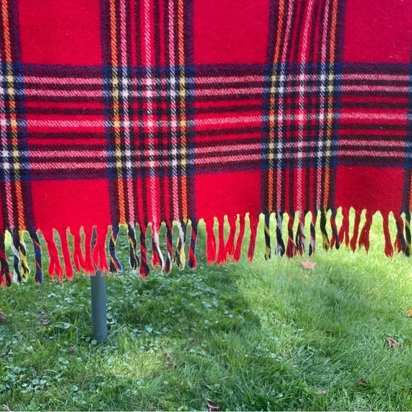 Faribo Pure Wool Faribault Woolen Mill Co. Tartan Throw with Fringes - Picture 6 of 7